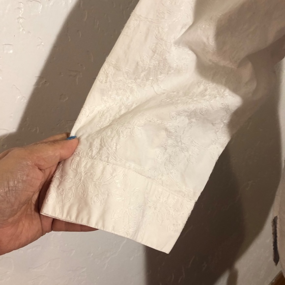 Edward...Woman embroidered blouse, size 1X - Picture 4 of 7